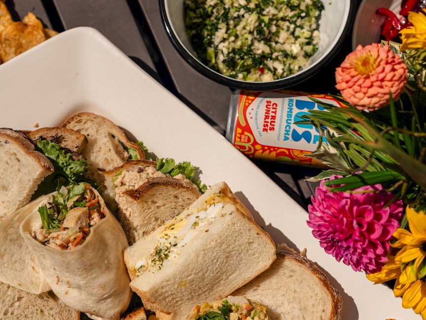 The Lakeshore Inn